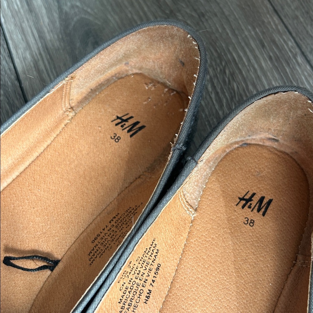 H&M Women's Gray Flats - Picture 3 of 4